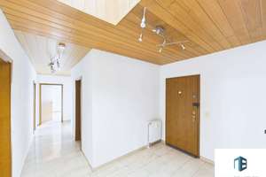 Großzügige 3-Zimmer-Wohnung mit zwei Loggien, Carport, Keller und viel Potenzial in Mainz-Hechtsheim – Die vollständige Adresse der Immobilie erhältst du vom Anbieter., 55129 Hechtsheim, Mainz – Vorschaubild 4