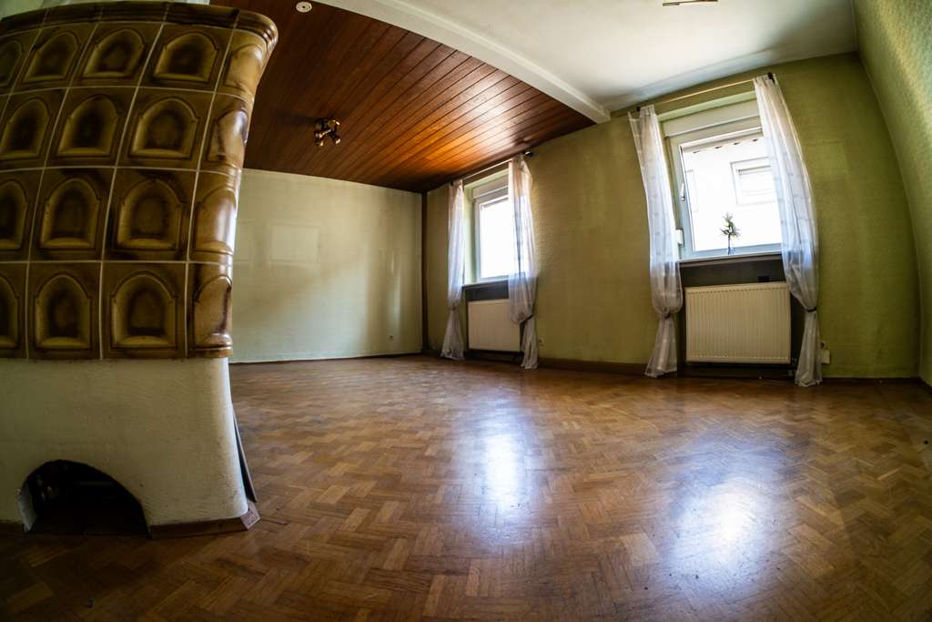 Immobilie in Kraichtal - Handwerker/Investoren-Haus zum fairen Preis im Kreis Karlsruhe - Bild 4