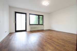 Richtig zuhause: Gepflegte Souterrainwohnung mit Terrasse zur flexiblen Nutzung – Stuttgart – Vorschaubild 1