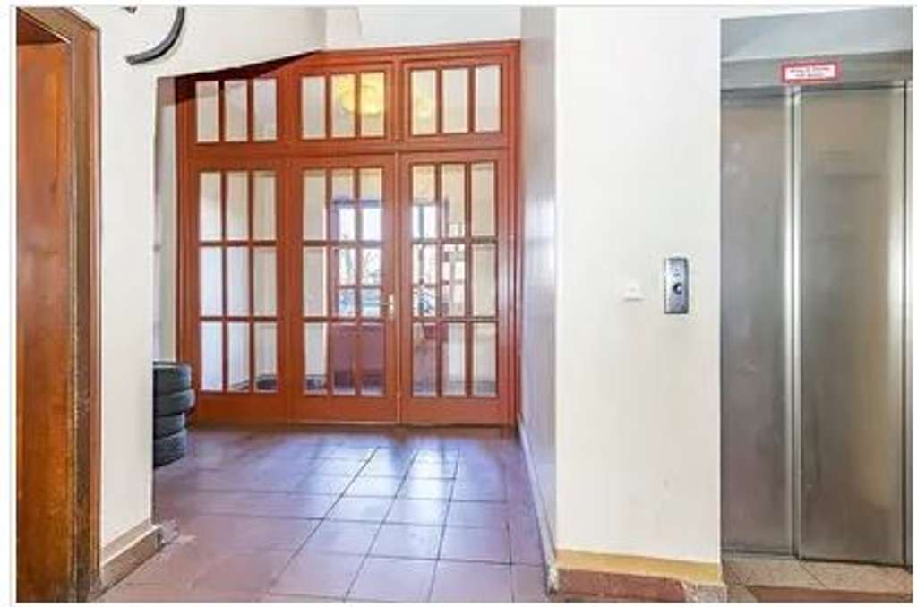 Urban Living mit Aussicht – 2 Zimmer im 7. OG an der Karl-Marx-Allee