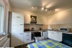 Möblierte 1 Zimmer-Wohnung mit geräumiger Küche! – Sonnenblick 4, 2748 Bernstadt auf dem Eigen – Vorschaubild 1