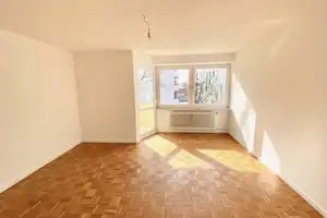 3-Raum-Wohnung mit gehobener Innenausstattung mit Einbauküche in München – München – Vorschaubild 6