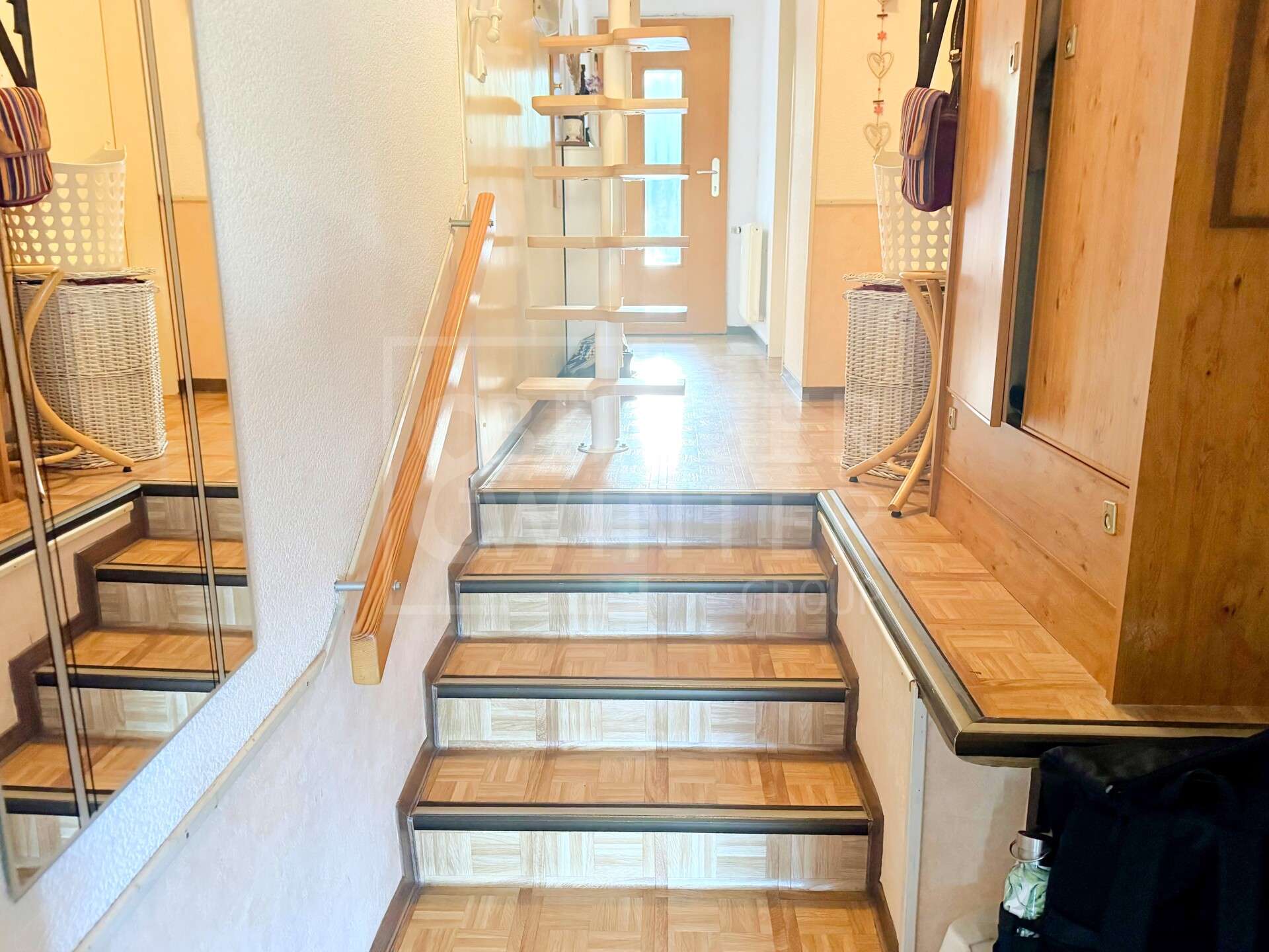 Teilrenovierungsbedürftige Wohnung mit schöner Aussicht in idyllischer Lage, Neckar Odenwald Kreis – Bild 4