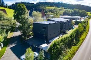 Luxuriös, modern und funktionell - Neuwertiges Effizienzhaus Plus in Unterkirnach bei Villingen – Schwarzwald-Baar-Kreis – Vorschaubild 5
