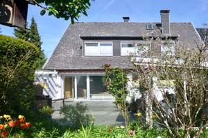 Großzügige Doppelhaushälfte auf Erbbaugrundstück in Holzen / Sommerberg