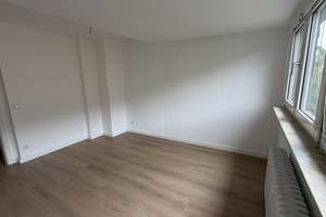  Lichtdurchflutete, sehr zentral gelegene 3-Zi.-DG-Wohnung in Düsseldorf-Zooviertel von privat – Die vollständige Adresse der Immobilie erhältst du vom Anbieter., 40239 Düsseltal, Düsseldorf – Vorschaubild 8