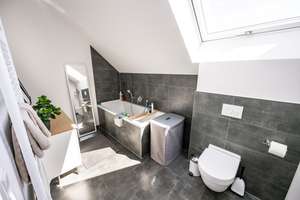 Lichtdurchflutete 4-Zimmer-Maisonette-Wohnung mit großer Dachterrasse in Köln-Niehl – 50735 Niehl, Köln – Vorschaubild 11