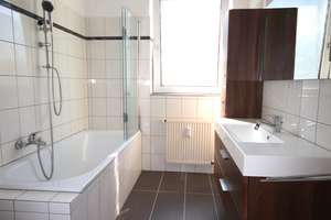 Stilvolle Eigentumswohnung mit großzügigem Balkon in begehrter Wohnlage von Essen-Kettwig! – Ringstraße 159, 45219 Kettwig, Essen – Vorschaubild 10