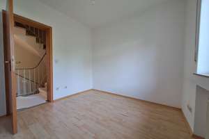 Gepflegtes Einfamilienhaus (Doppelhaushälfte) mit Garage in Rimpar – Die vollständige Adresse der Immobilie erhältst du vom Anbieter., 97222 Rimpar – Vorschaubild 12