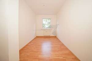 !! Angebot: 1 Jahr Stellplatz geschenkt !! Gemütliche 3-Zimmer-Wohnung mit Balkon und Tageslichtbad – Max-Saupe-Straße 74, 9131 Ebersdorf, Chemnitz – Vorschaubild 8