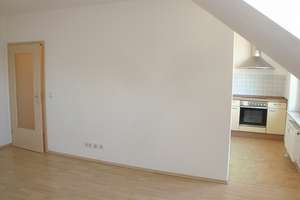Schöne DG-Whg mit heller Küche und moderner EBK + Abstellraum im Treppenhaus – Agnesstraße 14, 9130 Schloßchemnitz, Chemnitz – Vorschaubild 12