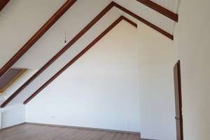 Attraktive Dachgeschosswohnung mit vier Zimmern und großem Balkon in Adelmannsfelden – Amselweg 2, 73486 Adelmannsfelden – Vorschaubild 3
