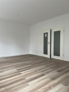 Große Dreiraumwohnung, hochwertig, modernisiert zu verkaufen