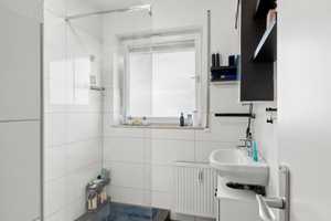 Attraktives 8-Familienhaus mit Tiny House in ruhiger Wohnlage – Ludwigsburg (Kreis) – Vorschaubild 4