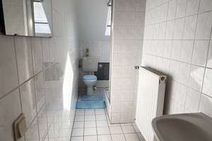 Helle 35 m² Dachgeschosswohnung mit separater Küche und Gartenmitbenutzung – Marthastraße 26, 51069 Dellbrück, Köln – Vorschaubild 7