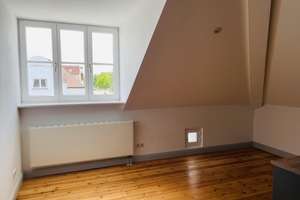Renovierte Dachgeschoss Wohnung mit Stadtparkblick – Travemünder Allee 18, 23568 Sankt Gertrud, Lübeck – Vorschaubild 3