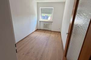Viel Platz für den Alltag: 4,5-Zimmer-Wohnung in Regensburg – Roter-Brach-Weg 87, 93049 Westenviertel, Regensburg – Vorschaubild 4