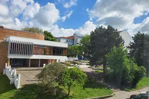 Seltene Eigentumswohnung mit zwei Stellplätzen am Theater in Rostock