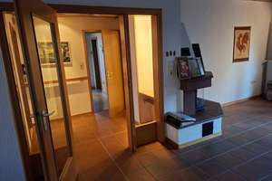 Großzügiges Ein-/Zweifamilienhaus in Hannover-Bothfeld, geeignet auch für Praxis/Büro und Wohnen. – Am Plessenfelde 2, 30659 Bothfeld, Hannover – Vorschaubild 10