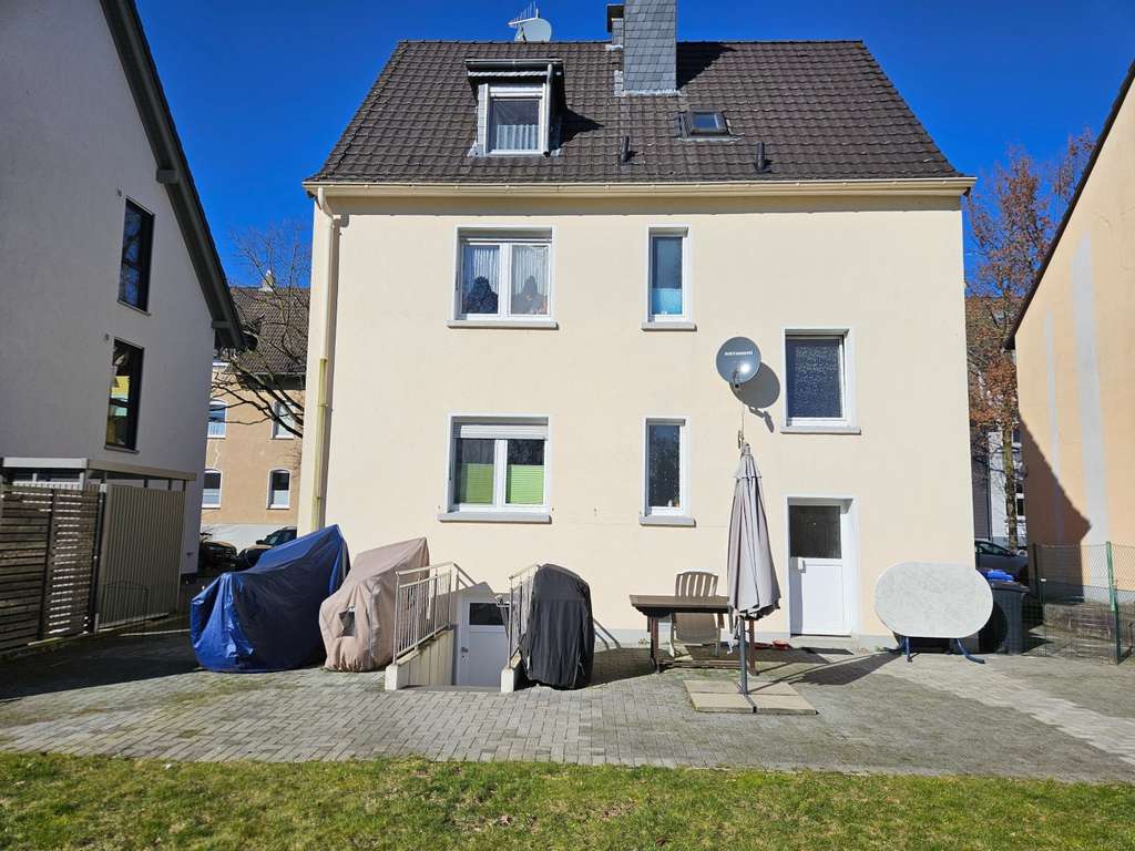 Immobilie in Hilden - Sehr gepflegtes Dreifamilienhaus zu verkaufen ! - Bild 1