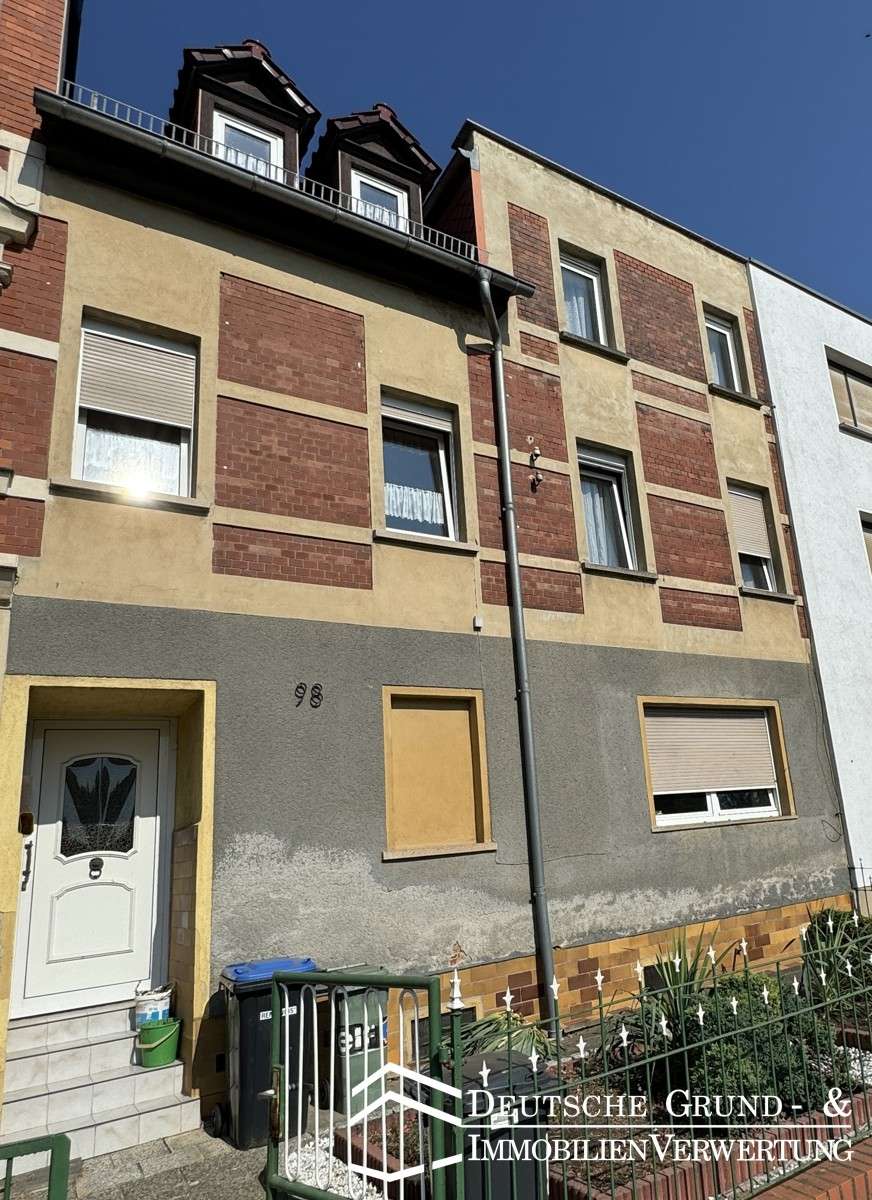 solides Objekt mit viel Platz, Innenhof und Garage ideal für ein oder zwei Familien, Altenburger Land Kreis – Bild 1