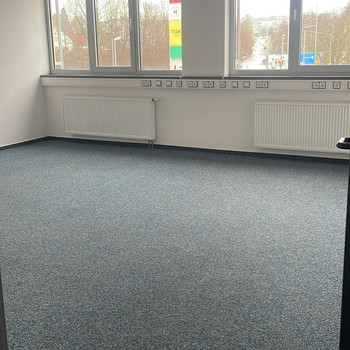 Geräumige Praxis/Bürofläche  im 1. OG mit Potential