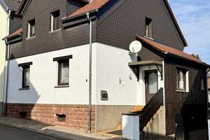 Gepflegtes Einfamilienhaus mit Garten und Garage in ruhiger Lage von Merchweiler – Die vollständige Adresse der Immobilie erhältst du vom Anbieter., 66589 Merchweiler – Vorschaubild 1