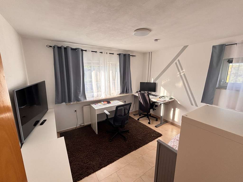 Immobilie in Benningen am Neckar - Riesige Penthousewohnung mit Panoramablick mit Teilungspotenzial in 2 kleinere Wohnungen - Bild 4