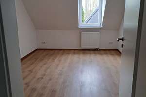 Helle, moderne 4-Zimmer-Wohnung in Oberhausen-Rheinhausen mit Hauscharakter – Poststr. 2, 68794 Oberhausen-Rheinhausen – Vorschaubild 4