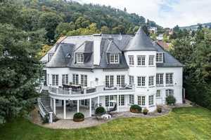 Exklusive Architektur auf traumhaftem Grundstück! Ein Anwesen im Stil eines französischen Châteaus. – Hochtaunuskreis – Vorschaubild 12