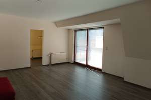 4-Zimmer-Dachgeschosswohnung mit großem Südbalkon, Garage und eigenem Gartenanteil in Lichtenrade – Hanowsteig 36a, 12309 Lichtenrade, Berlin – Vorschaubild 7