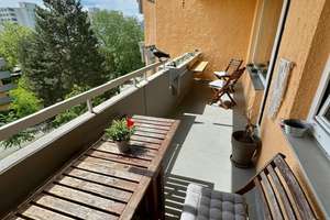 Helle, sonnige möblierte 3 Zi. Whg im 6 OG, traumhafter Blick, TG f. 1,5 Jahre zu vermieten – Annette-Kolb-Anger 14, 81737 Neuperlach, München – Vorschaubild 2