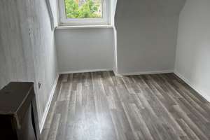 Stadtnah wohnen in Bayreuth: 2-Zimmer-Dachgeschosswohnung – Bismarckstraße 24, 95444 Altstadt, Bayreuth – Vorschaubild 4