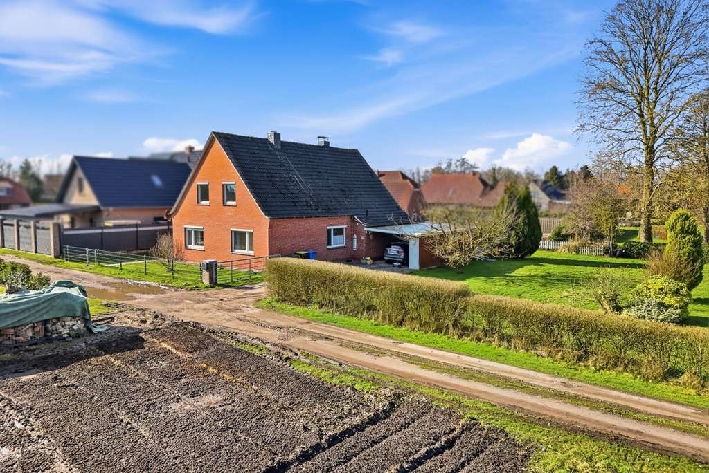 Immobilie in Leezdorf - Charmantes Einfamilienhaus mit großem Grundstück in ruhiger Lage - Bild 1