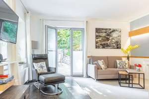 Ferienhaus mit drei Wohneinheiten und Geschäftsbetrieb in attraktiver maritimer Lage Kiels – Die vollständige Adresse der Immobilie erhältst du vom Anbieter., 24159 Holtenau, Kiel – Vorschaubild 2