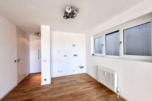 Charmante 1-Zimmer-Wohnung mit Balkon, Weitblick und TG-Stellplatz in beliebter Halbhöhenlage. – Die vollständige Adresse der Immobilie erhältst du vom Anbieter., 70184 Gänsheide, Stuttgart – Vorschaubild 2