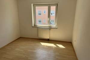 Wohnen mit Charakter: Zwei-Zimmer-Wohnung in Augsburg – Hirblinger Straße 154a, 86156 Oberhausen-Süd, Augsburg – Vorschaubild 2