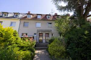 Charmantes Reihenhaus mit fünf Zimmern und schönem Garten