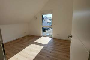Platz für neue Ideen: Großzügiges Doppelhaus in Karlsruhe-Neureut – Kirchhofstraße 17, 76149 Neureut, Karlsruhe – Vorschaubild 10