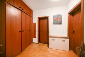 Gepflegte 2-Zimmer-Wohnung mit Balkon und TG-Stellplatz in bevorzugter Lage von Bonn - Oberkassel – Die vollständige Adresse der Immobilie erhältst du vom Anbieter., 53227 Oberkassel, Bonn – Vorschaubild 7