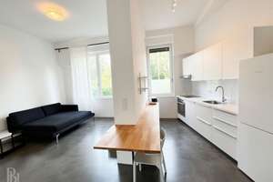 Langfristig inkl. Möbel - großzügiger Loft mit Südbalkon fast am Potsdamer Platz