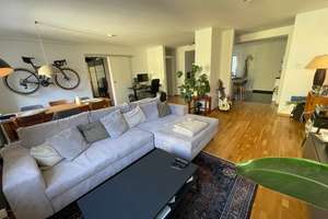 Moderne geräumige zwei Zimmer Wohnung im Agnesviertel