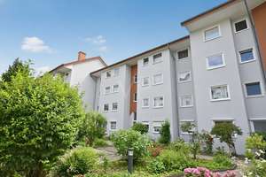 Sonnenverwöhnte 4-Zimmer-Wohnung mit Balkon und Tiefgaragenstellplatz in Laatzen!