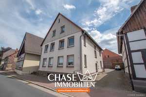 3-Parteien-Mehrfamilienhaus mit großer Scheune - Ideal für Vermieter und Gewerbetreibende in Aerzen! – Hameln-Pyrmont (Kreis) – Vorschaubild 1
