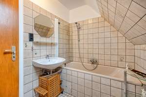 ****Großzügiges Domizil, sucht neuen Hausherrn. Sichern Sie Ihre Zukunft**** – Die vollständige Adresse der Immobilie erhältst du vom Anbieter., 42653 Gräfrath, Solingen – Vorschaubild 21