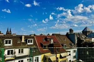DOMBLICK FÜR ALLE : Helle, ruhige Zwei-Zimmer-Dachgeschoss-Wohnung mit Balkon – Die vollständige Adresse der Immobilie erhältst du vom Anbieter., 50670 Altstadt/Nord, Köln – Vorschaubild 4