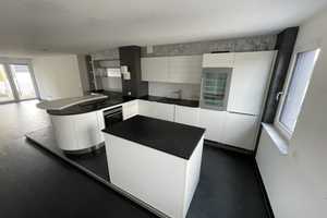 4 Zimmer Wohnung mit Südbalkon, Tiefgaragenstellplatz und Einbauküche – Kleemannstraße 20, 70372 Stuttgart – Vorschaubild 1
