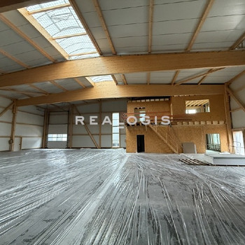 ca. 776 m² große Neubau Hallenfläche mit Büro