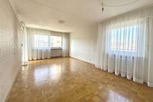 Frei + hell! 2-Zi.-Whg. mit sonnigem Balkon + Aussicht, 6. OG, Aufzug, Stellplatz i. Freien