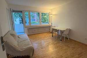 Viel Platz für den Alltag in dieser 5-Zimmer-Wohnung in München mit Tiefgarage  – Allgäuer Straße 106, 81475 Fürstenried-West, München – Vorschaubild 8